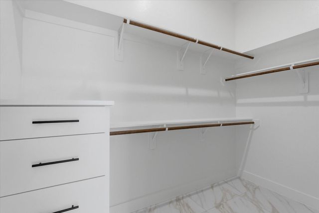 800 S 1st Street, La Porte, TX 77571