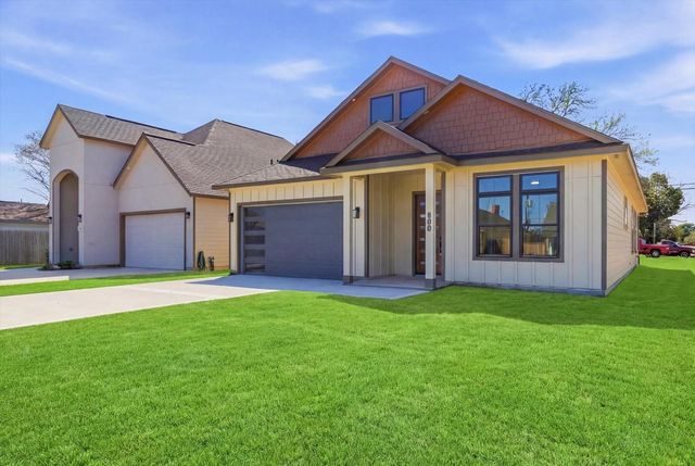 800 S 1st Street, La Porte, TX 77571