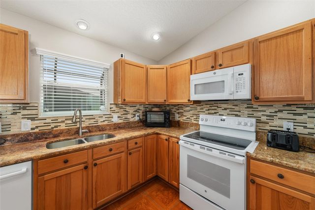 2446 HOPESPRING LOOP, The Villages, FL 32162