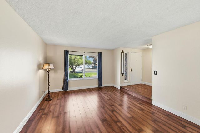 760 Los Lunas Way, Sacramento, CA 95833