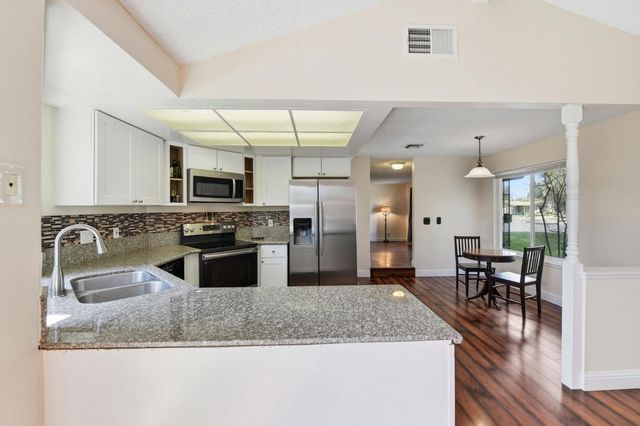 760 Los Lunas Way, Sacramento, CA 95833