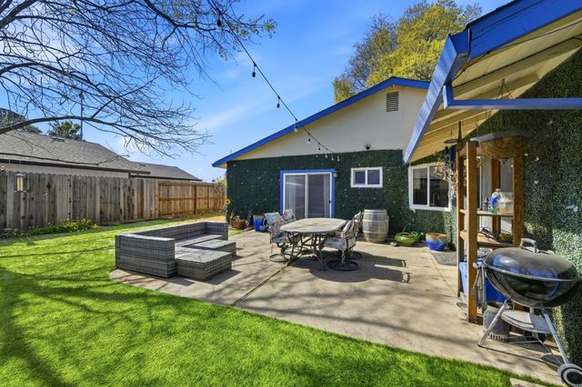 760 Los Lunas Way, Sacramento, CA 95833