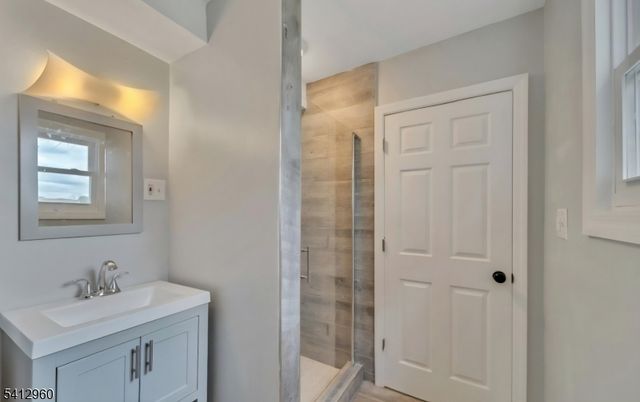 21 Lawrence St, Bloomfield Twp., NJ 07003