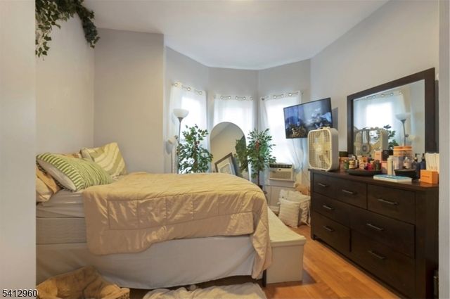 21 Lawrence St, Bloomfield Twp., NJ 07003