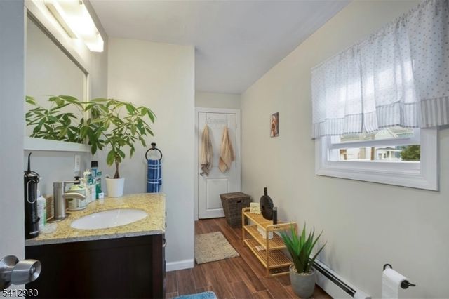 21 Lawrence St, Bloomfield Twp., NJ 07003