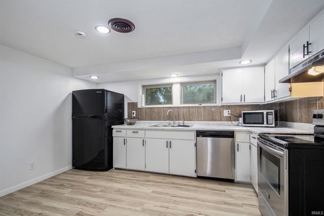 29929 Carolina Avenue, Elkhart, IN 46516