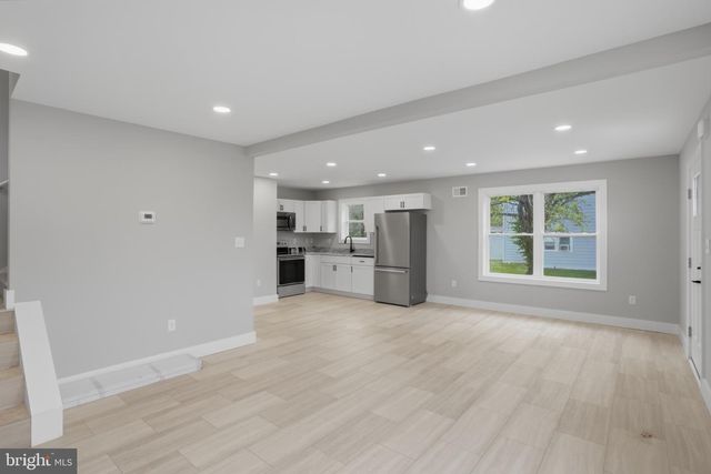 117 RAILROAD AVE, Houston, DE 19954