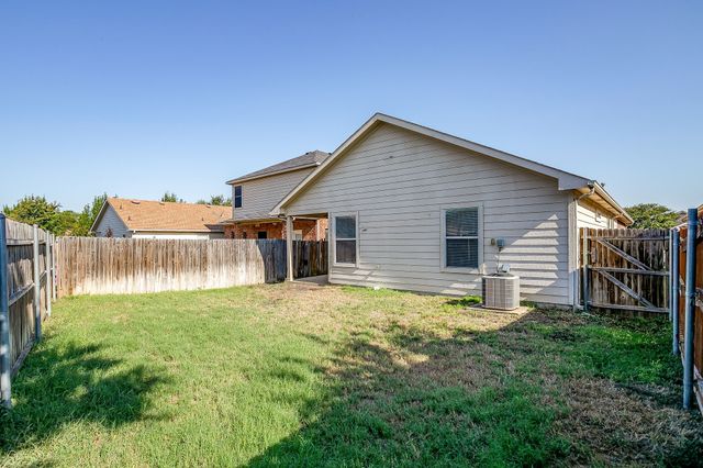 5929 Kristen Drive, Fort Worth, TX 76131