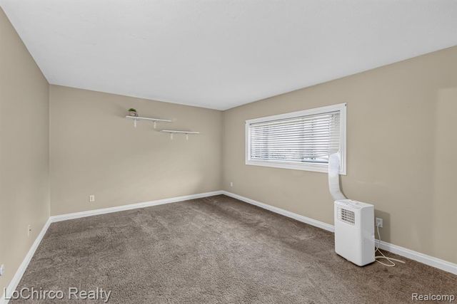 2377 Walton Boulevard 17, Rochester Hills, MI 48309