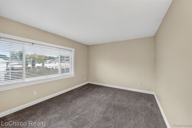 2377 Walton Boulevard 17, Rochester Hills, MI 48309