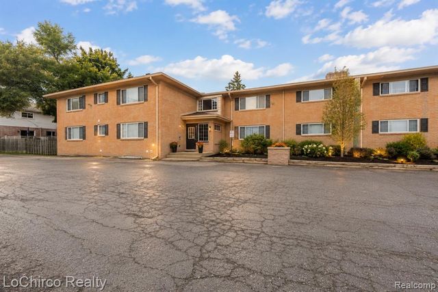 2377 Walton Boulevard 17, Rochester Hills, MI 48309
