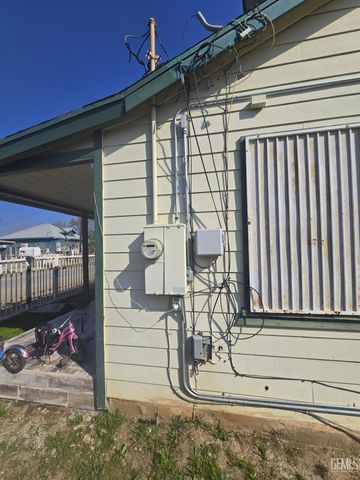 8217 HillTop Drive, Bakersfield, CA 93307