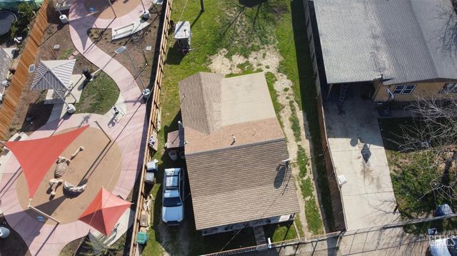 8217 HillTop Drive, Bakersfield, CA 93307