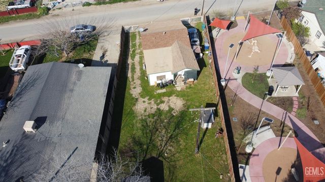 8217 HillTop Drive, Bakersfield, CA 93307