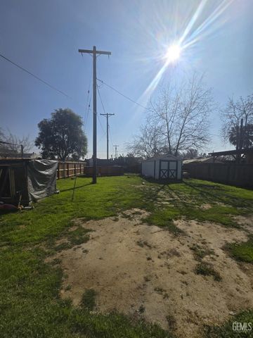 8217 HillTop Drive, Bakersfield, CA 93307