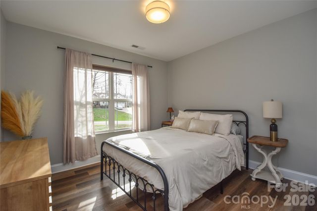 1809 Megan Ann Lane, Lincolnton, NC 28092