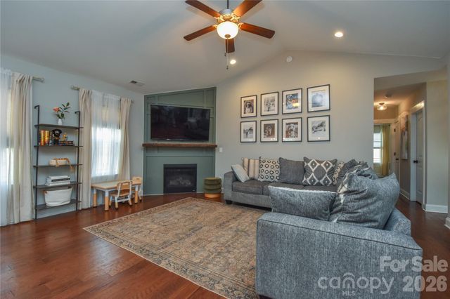 1809 Megan Ann Lane, Lincolnton, NC 28092