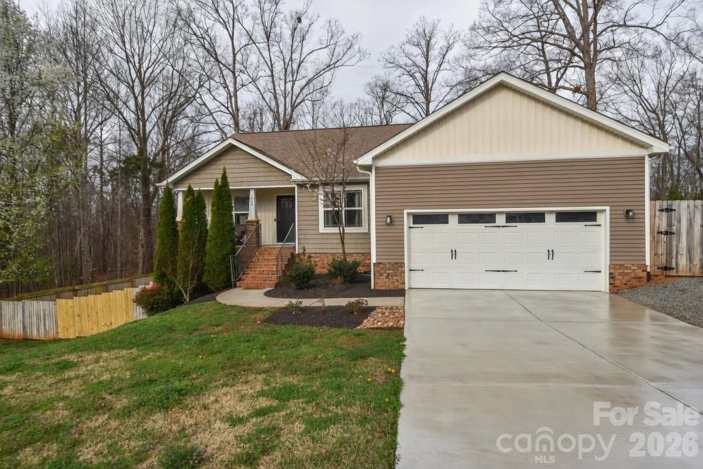 1809 Megan Ann Lane, Lincolnton, NC 28092