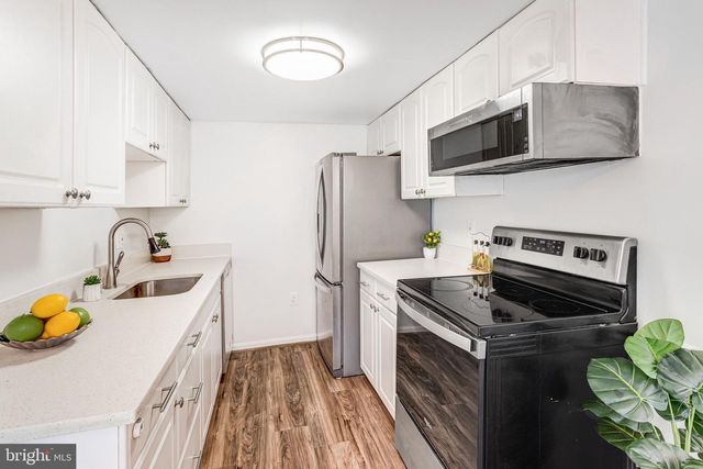 1856 FORT PULASKI CT, Dumfries, VA 22026