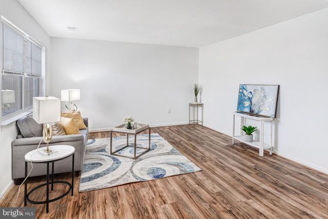 1856 FORT PULASKI CT, Dumfries, VA 22026