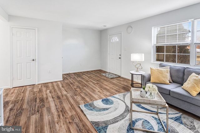 1856 FORT PULASKI CT, Dumfries, VA 22026