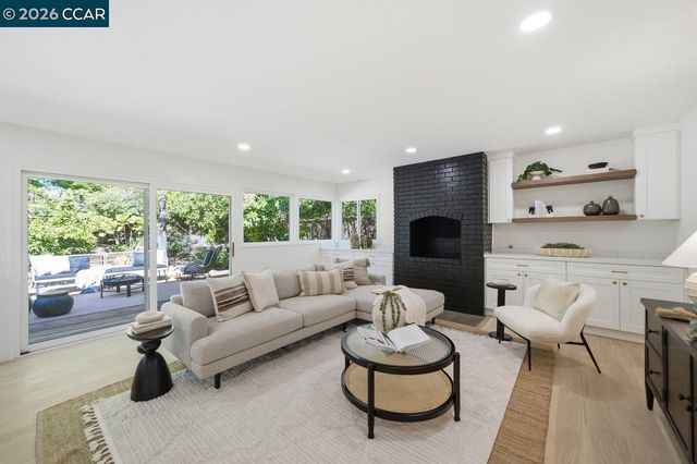 559 Old Orchard Dr, Danville, CA 94526