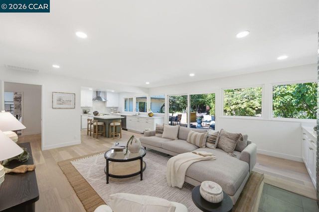 559 Old Orchard Dr, Danville, CA 94526