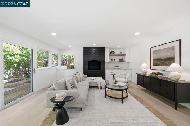 559 Old Orchard Dr, Danville, CA 94526