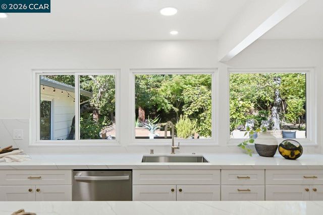 559 Old Orchard Dr, Danville, CA 94526