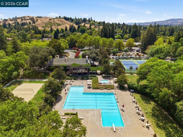 559 Old Orchard Dr, Danville, CA 94526