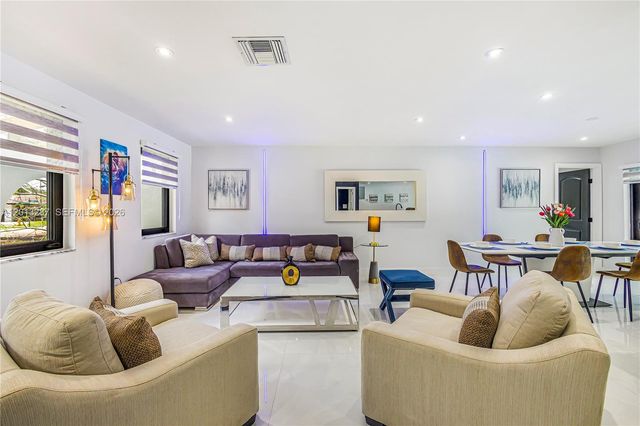 15331 Turnbull Dr, Miami Lakes, FL 33014