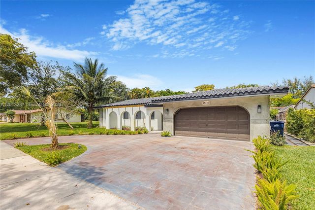 15331 Turnbull Dr, Miami Lakes, FL 33014