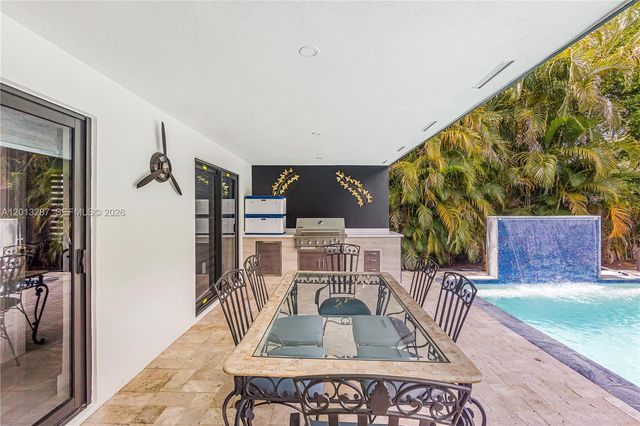 15331 Turnbull Dr, Miami Lakes, FL 33014