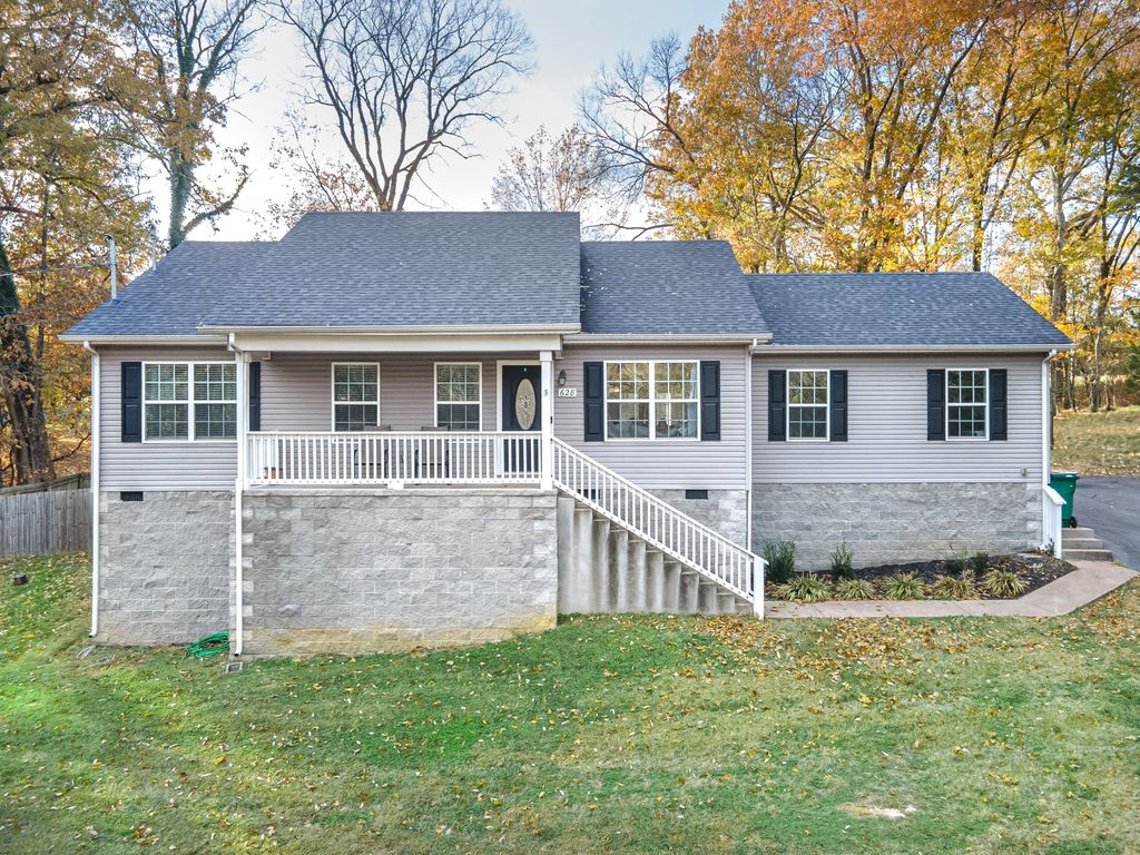 628 Ashwood Ave, Lewisburg, TN 37091
