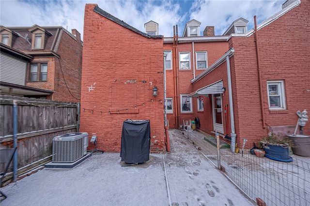 2336 Sidney St, South Side, PA 15203