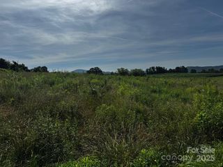 706 Beehive Road 3, Hendersonville, NC 28792