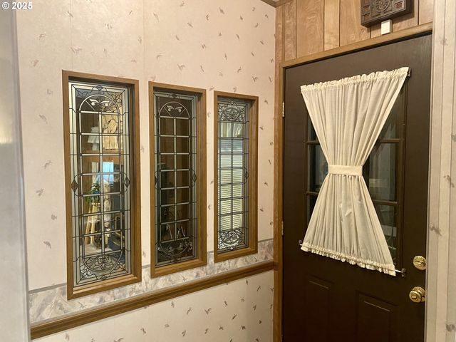 7858 Se KING Rd 7, Milwaukie, OR 97222