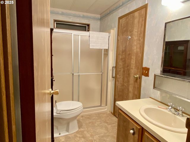 7858 Se KING Rd 7, Milwaukie, OR 97222