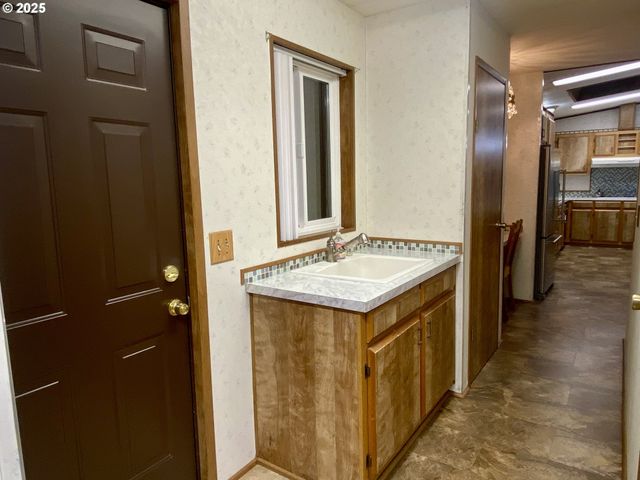 7858 Se KING Rd 7, Milwaukie, OR 97222