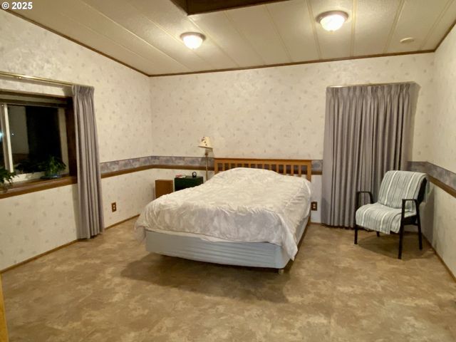 7858 Se KING Rd 7, Milwaukie, OR 97222