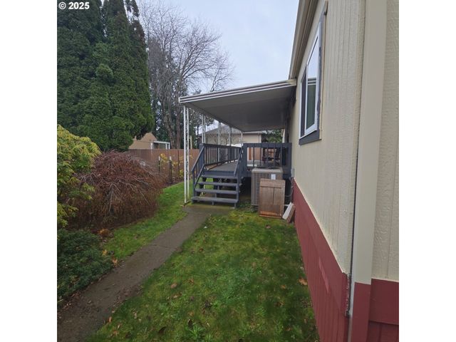 7858 Se KING Rd 7, Milwaukie, OR 97222