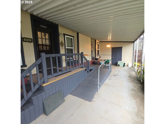 7858 Se KING Rd 7, Milwaukie, OR 97222