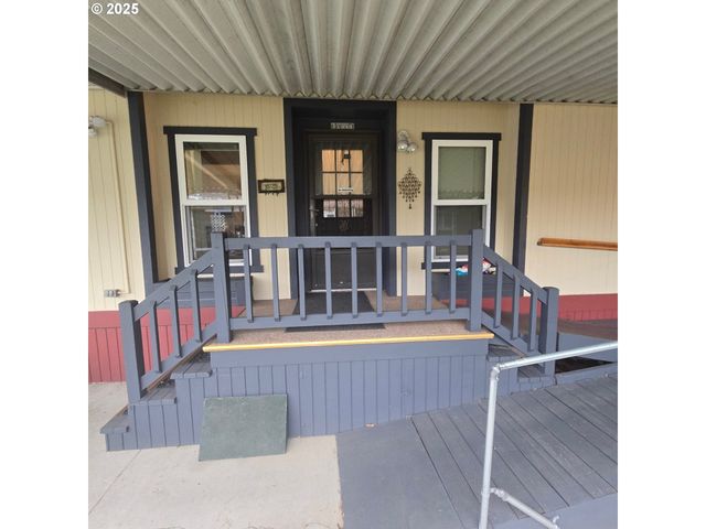 7858 Se KING Rd 7, Milwaukie, OR 97222