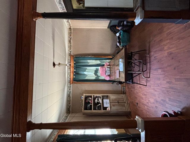 10 Dean Street, Gloversville, NY 12078