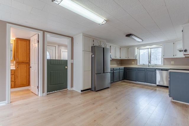 37 Glen Street, Sanford, ME 04073