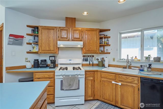 3903 NW Martha Lane, Silverdale, WA 98383