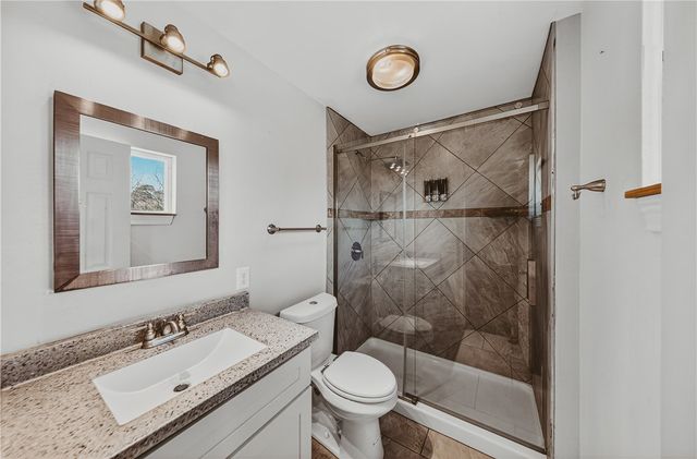 8512 Pine Ridge Drive, Rogers, AR 72756