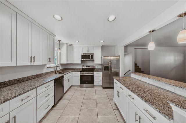 8512 Pine Ridge Drive, Rogers, AR 72756