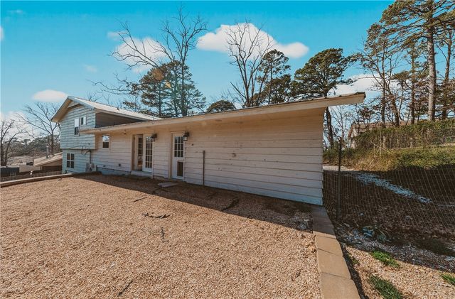 8512 Pine Ridge Drive, Rogers, AR 72756