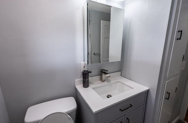 65 Wilshire Rd, Springfield, MA 01118
